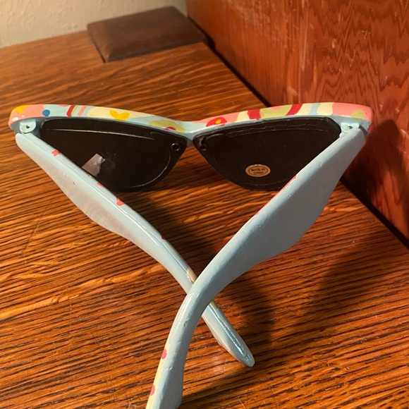 Colorful Decorative Retro Sunglasses - Picture 4 of 4
